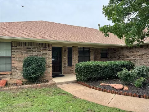 2301 Tanglewood Dr, Edmond, OK 73013