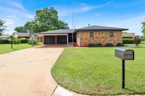 1910 Janeen St, Yukon, OK 73099