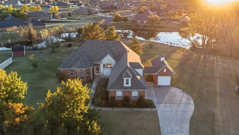 10529 Sundance Dr, Yukon, OK 73099