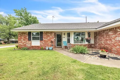 728 E 26th St, Edmond, OK 73013 photo 2
