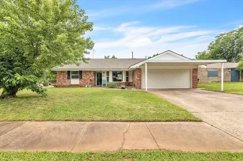 728 E 26th St, Edmond, OK 73013