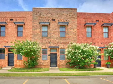 375 Triad Village Dr #6, Norman, OK 73071