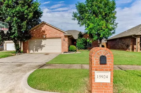 15924 Prairie Run Dr, Edmond, OK 73013
