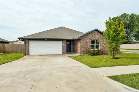 11116 SW 37th St, Mustang, OK 73064