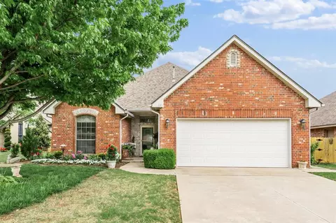 341 Crossland Ct, Edmond, OK 73003