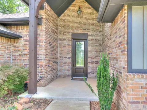 18638 Marbella Ln, Harrah, OK 73045 photo 3