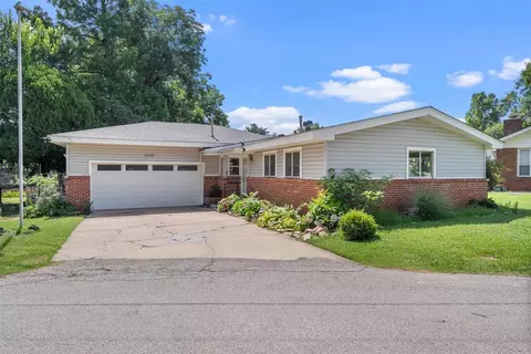 9908 Harbor Dr, Oklahoma City, OK 73162