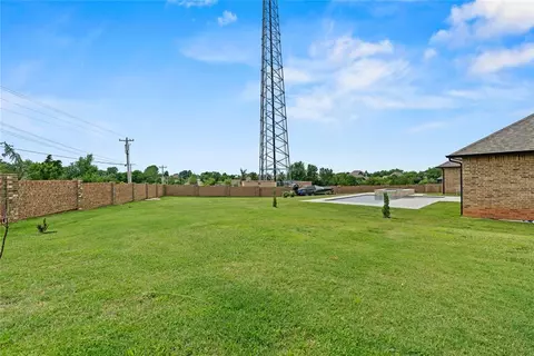 1031 Colonial Ave, Tuttle, OK 73089 photo 29