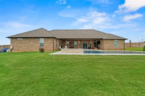 1031 Colonial Ave, Tuttle, OK 73089 photo 31