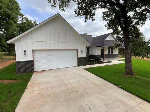 2402 Blackjack Way, Blanchard, OK 73010