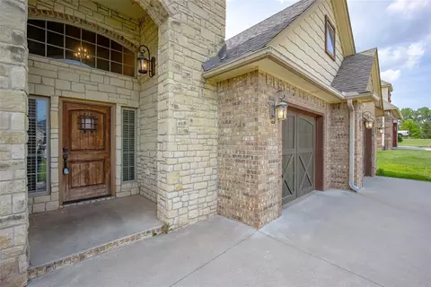 2710 Fox Xing, Ponca City, OK 74604