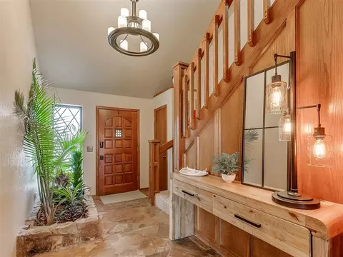 Entry Way - 3100 N Eagle Ln, Bethany, OK 73008 photo 1 of 2