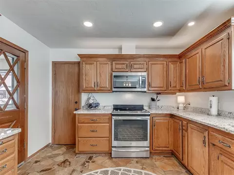 Kitchen - 3100 N Eagle Ln, Bethany, OK 73008 photo 4 of 7