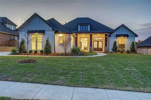 2006 Ithaca Dr, Norman, OK 73071