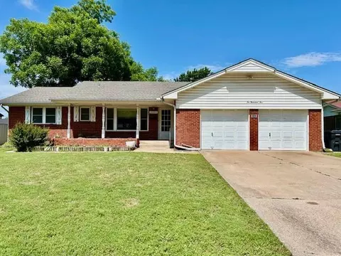 2005 N Peniel Ave, Bethany, OK 73008
