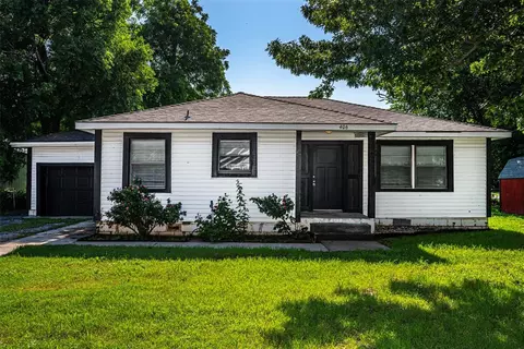 406 SW 4th St, Tuttle, OK 73089