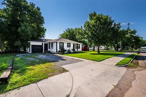 406 SW 4th St, Tuttle, OK 73089 photo 4