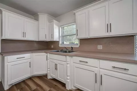 406 SW 4th St, Tuttle, OK 73089 photo 9