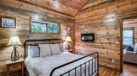 Bedroom - 62 Fork Creek Trl, Broken Bow, OK 74728 photo 1 of 2
