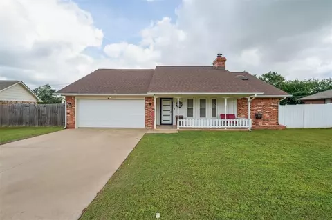 1913 Ensey Ter, Mustang, OK 73064