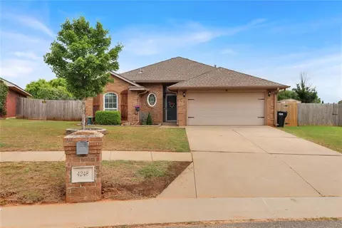 4248 Manhattan Dr, Moore, OK 73160