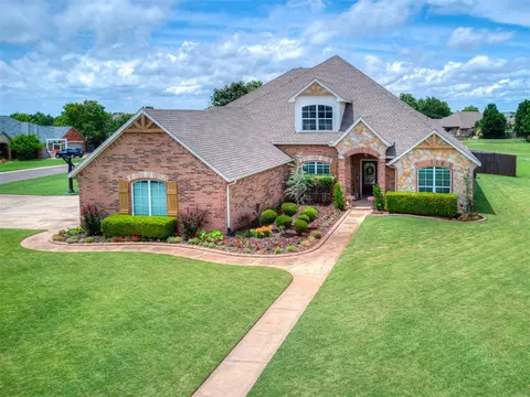 7821 Lindsay Ln, Edmond, OK 73025