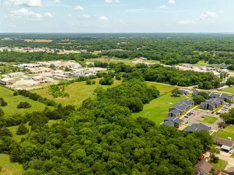 001 NE Monroe Ave, Ardmore, OK 73401