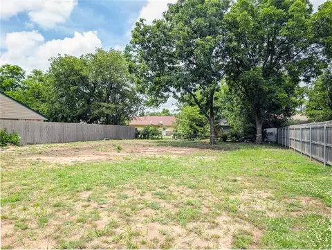 1909 Oakhollow Dr, Norman, OK 73071
