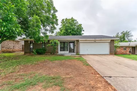 326 W Silverwood Dr, Midwest City, OK 73110