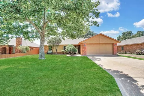 3217 Quail Cir, Altus, OK 73521 photo 2