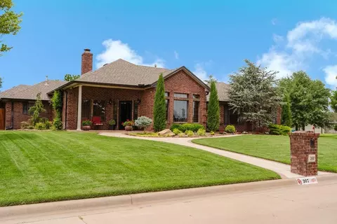 207 Foxridge Rd, Elk City, OK 73644