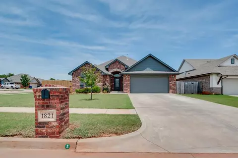 1821 W Zachary Way, Mustang, OK 73064