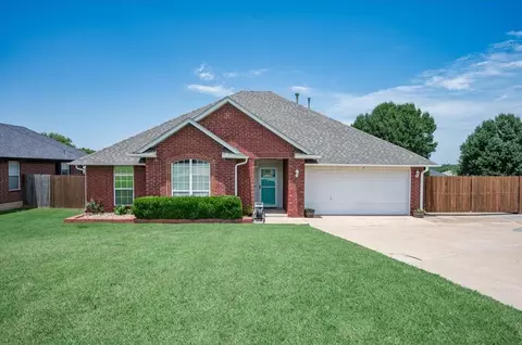 11517 Brighton Ct, Midwest City, OK 73130