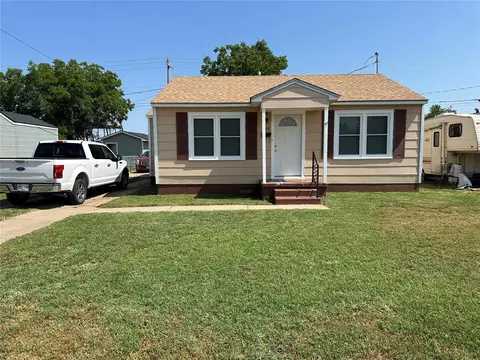 925 E Katy Dr, Altus, OK 73521