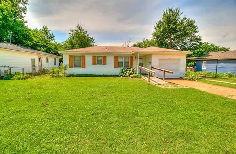 1817 W Harrison Ave, Guthrie, OK 73044