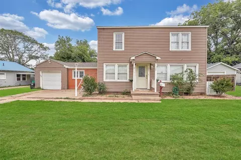 231 W Polk St, Mangum, OK 73554