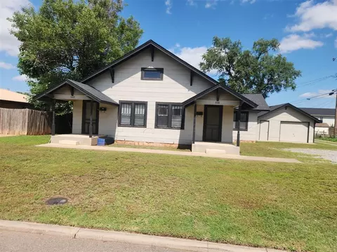 320 N Bradley St, Weatherford, OK 73096
