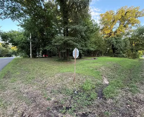 606 Campbell St, Broken Bow, OK 74728