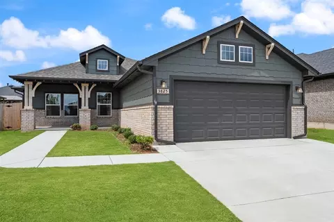 3825 NW 176th St, Edmond, OK 73012