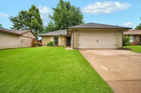 12414 SW 15th Ter, Yukon, OK 73099