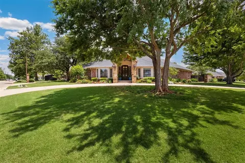8700 N Waverly Ave, Oklahoma City, OK 73120