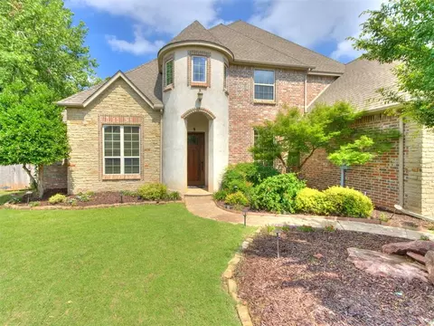 2808 Roxburgh Cts, Edmond, OK 73013
