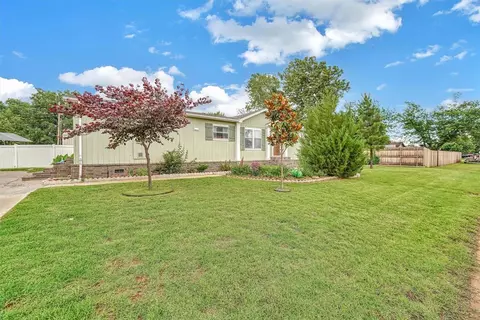 1821 W B Ave, Elk City, OK 73644