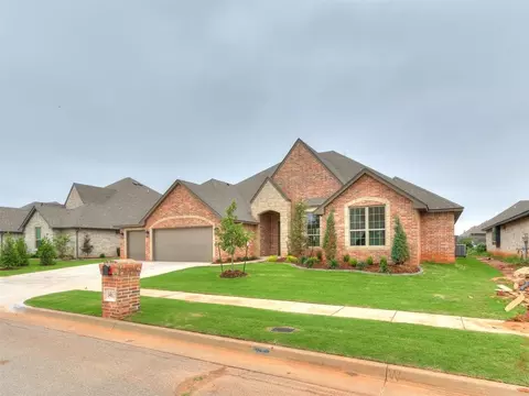 9308 SW 33rd Pl, Oklahoma City, OK 73179