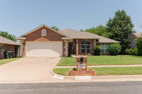 2001 Fair Meadow Dr, Edmond, OK 73003