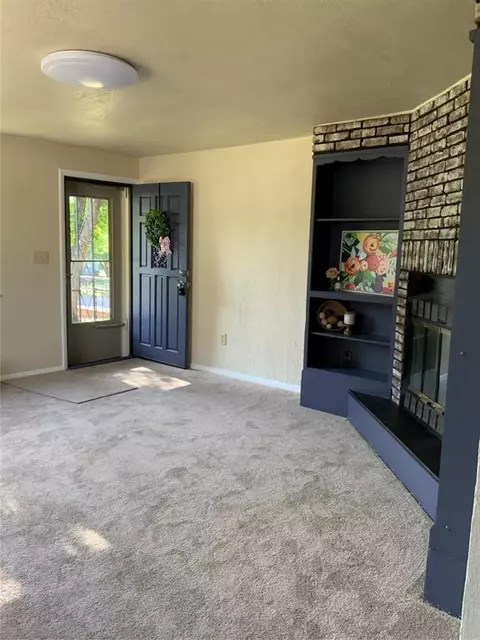 715 S 8th St, Chickasha, OK 73018 photo 4