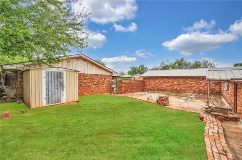 207 E Pine Ave, Sayre, OK 73662 photo 17