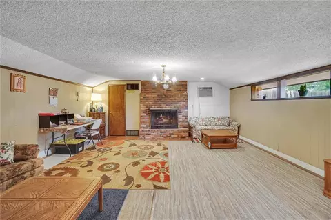 207 E Pine Ave, Sayre, OK 73662 photo 9
