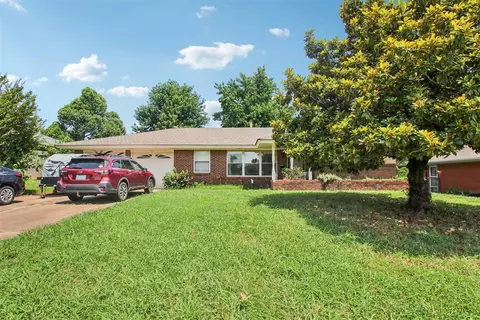 213 Country Club Ter, Oklahoma City, OK 73110