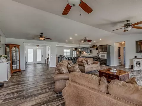111 E Memorial, Marlow, OK 73055 photo 5
